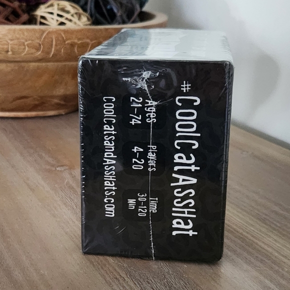 🎉😼💥 CoolCats & AssHats Card Game – New in Original Packaging - Party game - Picture 3 of 13